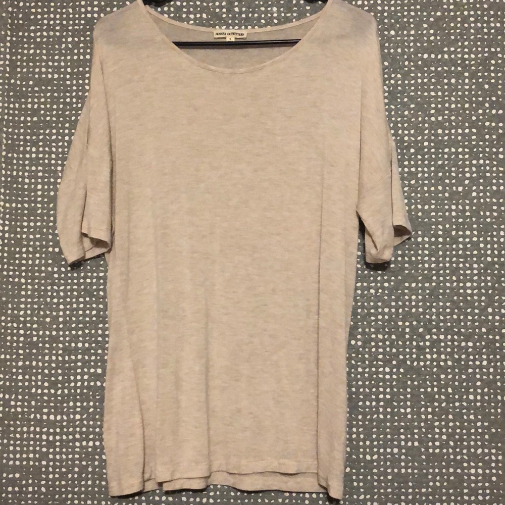 Super soft heathered cream top size small